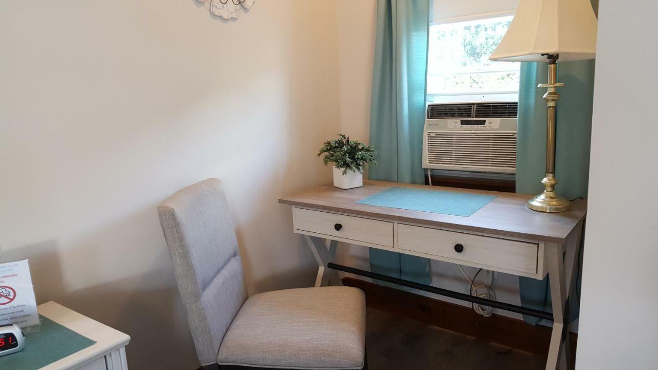 King Phillip Motel Gardner Bagian luar foto